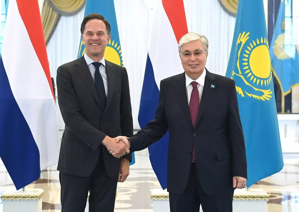 Глава государства провел встречу с Премьер-министром Королевства Нидерландов 