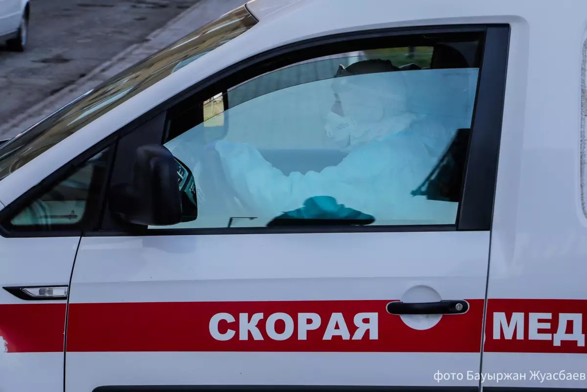 Жуткое ДТП в Уральске: авто сбило подростков на скутере