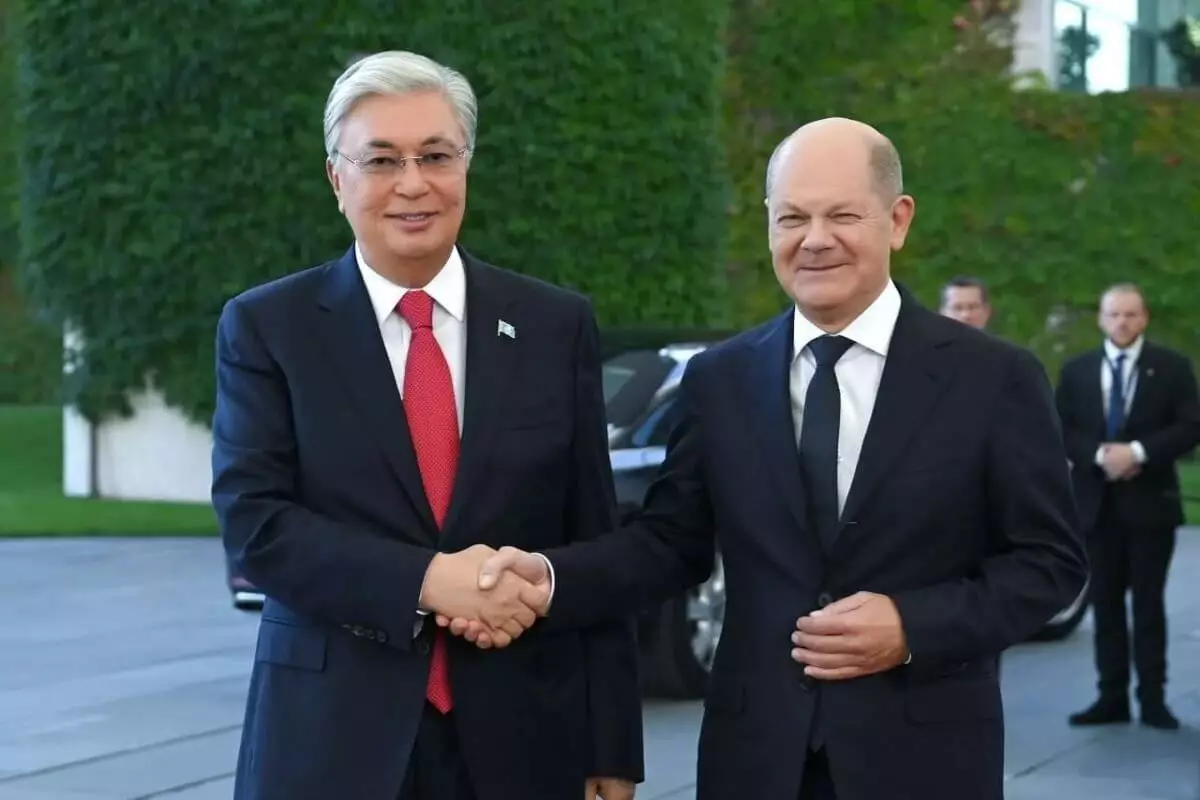 Токаев и Шольц обсудили реализацию договоренностей между Казахстаном и Германией