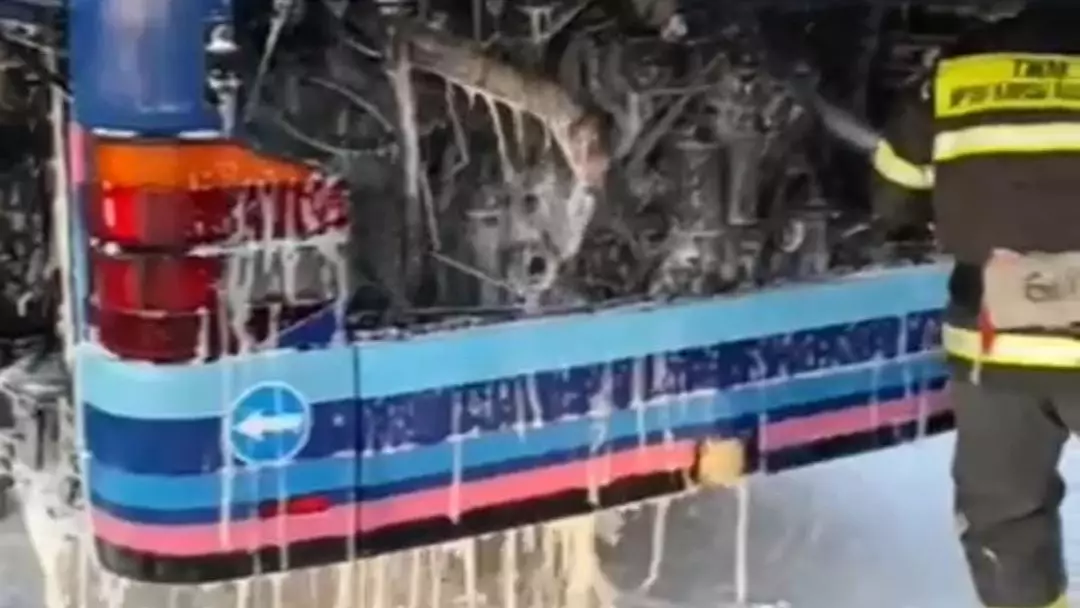 Қарағанды облысында трассада жолаушылар автобусы өртенді