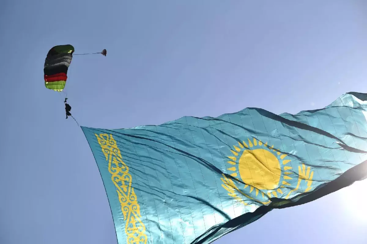 Тиктокер назвал флаг Казахстана тряпкой