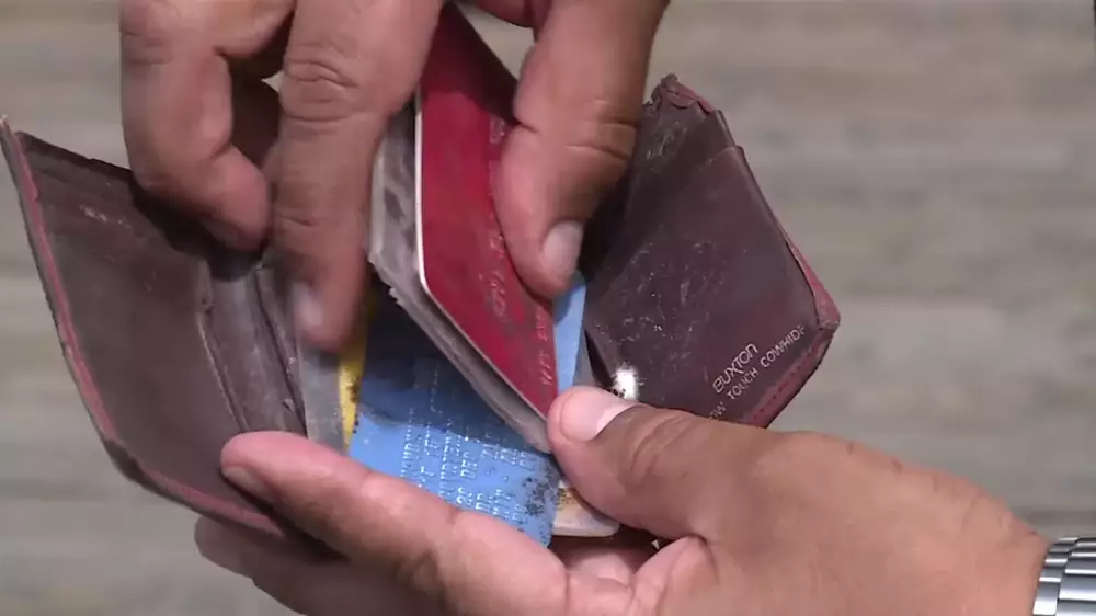 Канадцу вернули кошелек, который он потерял 33 года назад