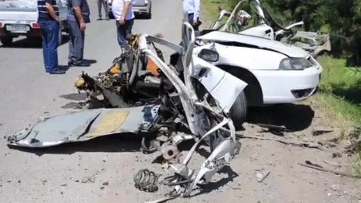 Четверо погибли в результате взрыва баллона в машине в Джизакской области