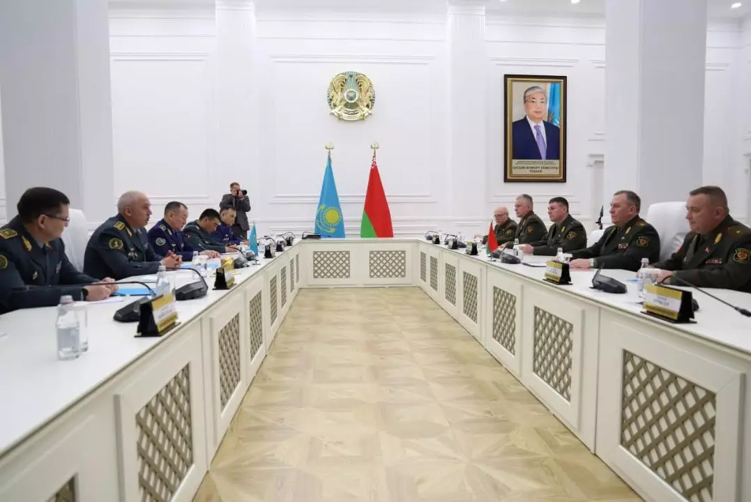 Казахстан и Беларусь обсудили перспективы военного сотрудничества