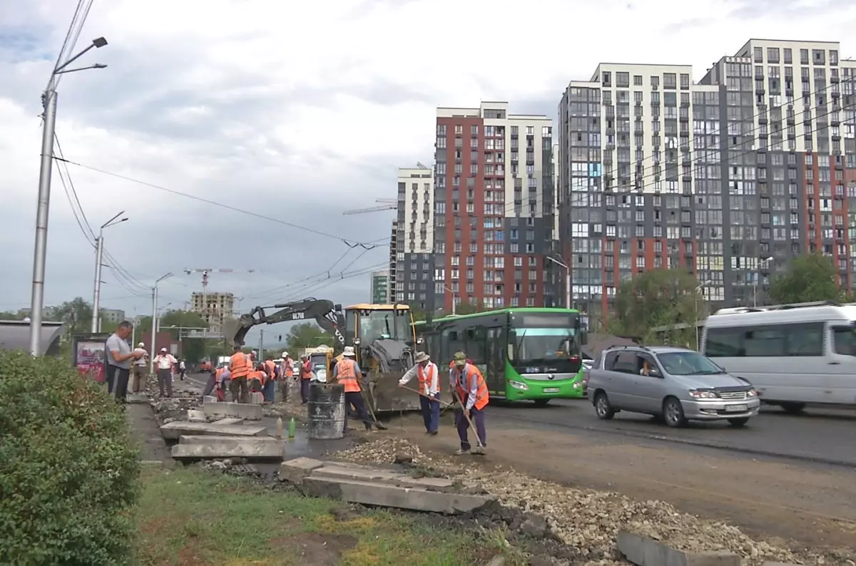 В Казахстане в этом году отремонтируют 12 тысяч километров дорог