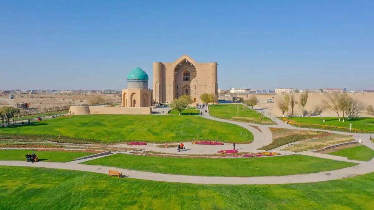 Город Туркестан получит особый статус