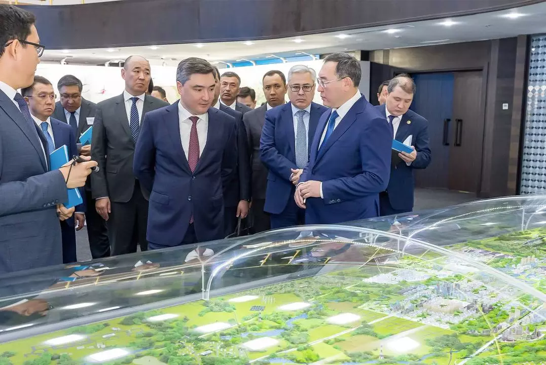 Премьер-министру рассказали как будут развиваться города Конаев и Алатау