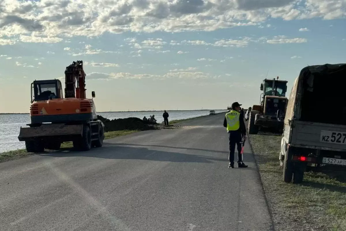 На восстановление дорог после паводков выделят 28,5 млрд тенге в Казахстане