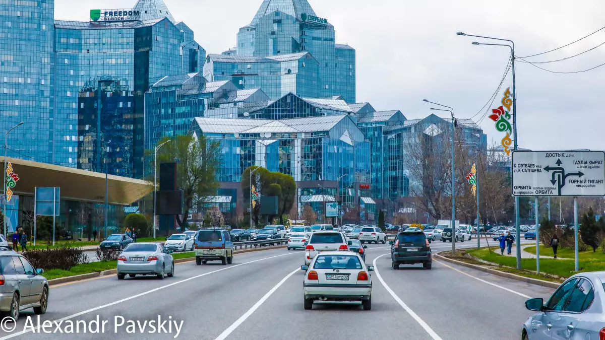 О возможных ограничениях на дорогах сообщила полиция Алматы