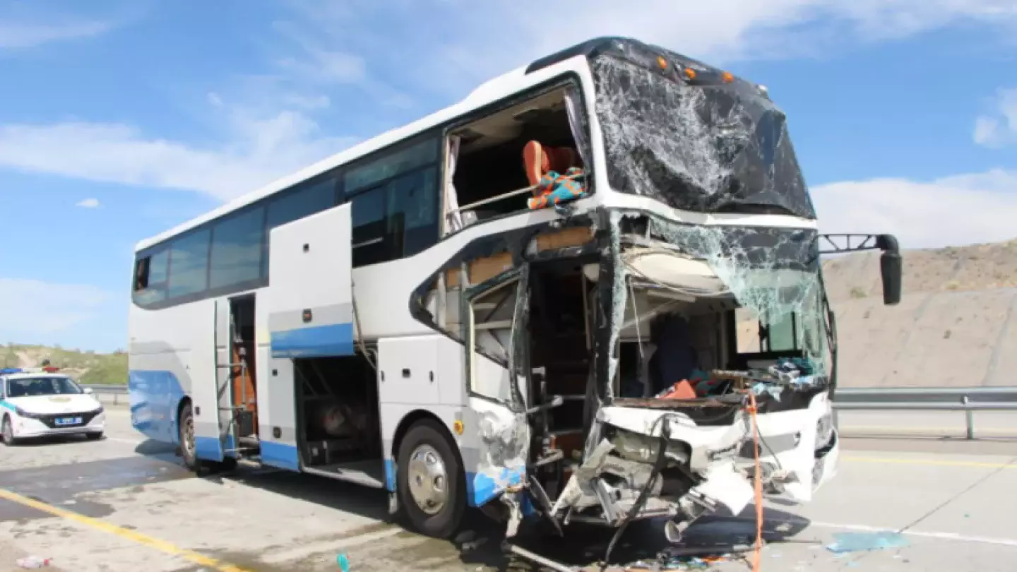 Смертельное ДТП с рейсовым автобусом произошло на трассе Алматы – Хоргос