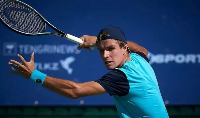 Казахстанский теннисист пробился в четвертьфинал турнира в Италии