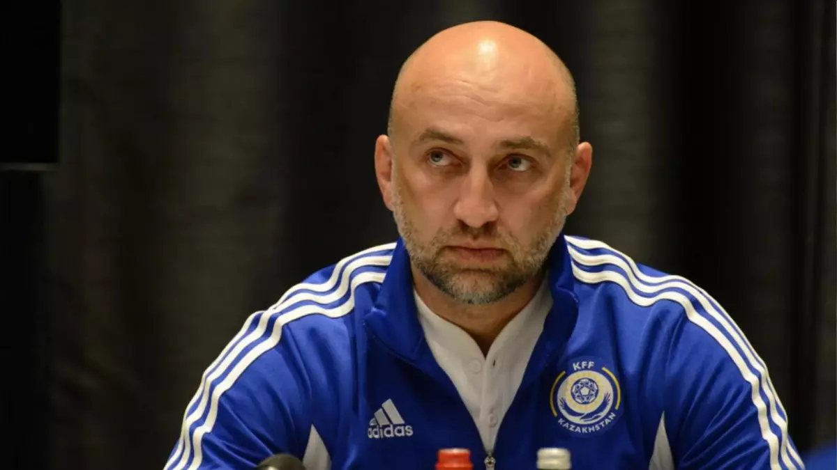 Магомед Адиев покинул пост главного тренера сборной Казахстана по футболу