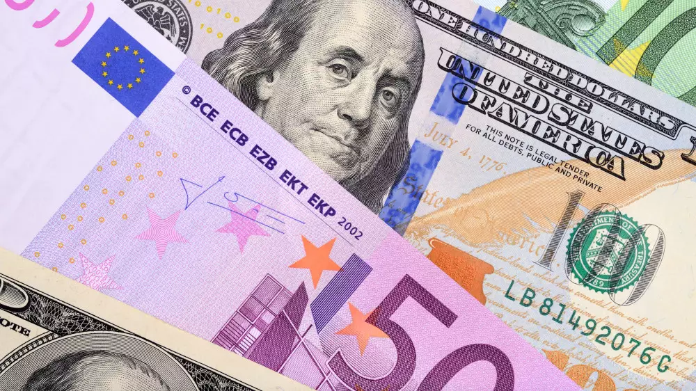 Курс доллара, евро и рубля на 31 мая в обменниках Казахстана