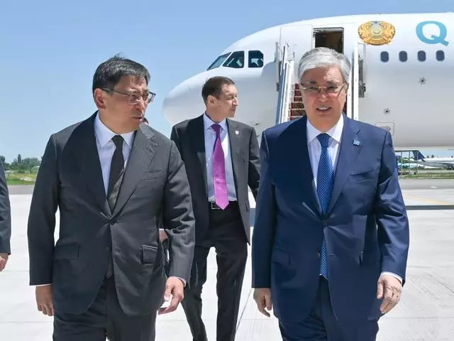 Президент прибыл с рабочей поездкой в Алматы
