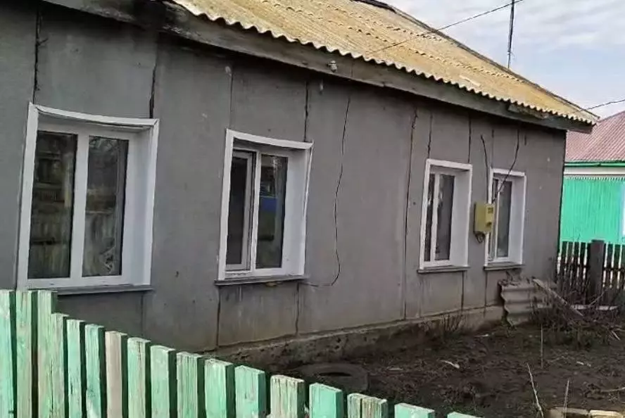 В СКО сельский учитель вынуждена платить ипотеку за разрушенный паводком дом