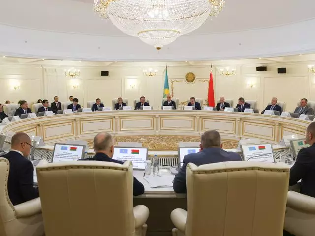 В каких отраслях намерены развивать экономическое сотрудничество Казахстан и Беларусь 