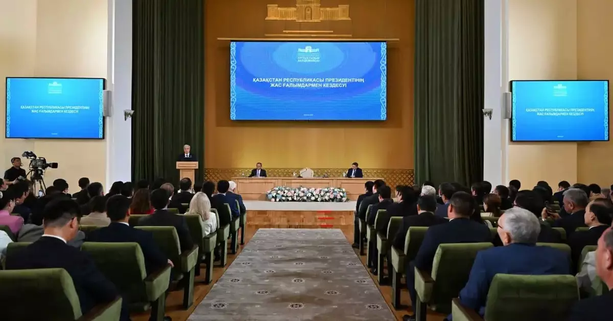   Мемлекет басшысы Қасым-Жомарт Тоқаев ғалымдармен кездесті   