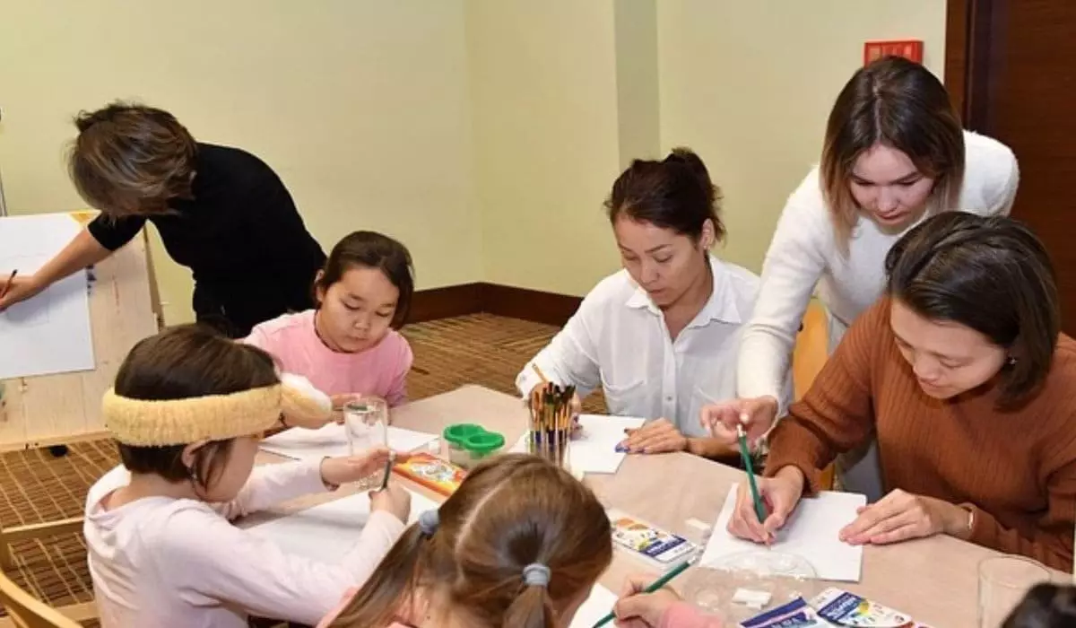 Казахстанка изменила жизни больше трех тысяч детей