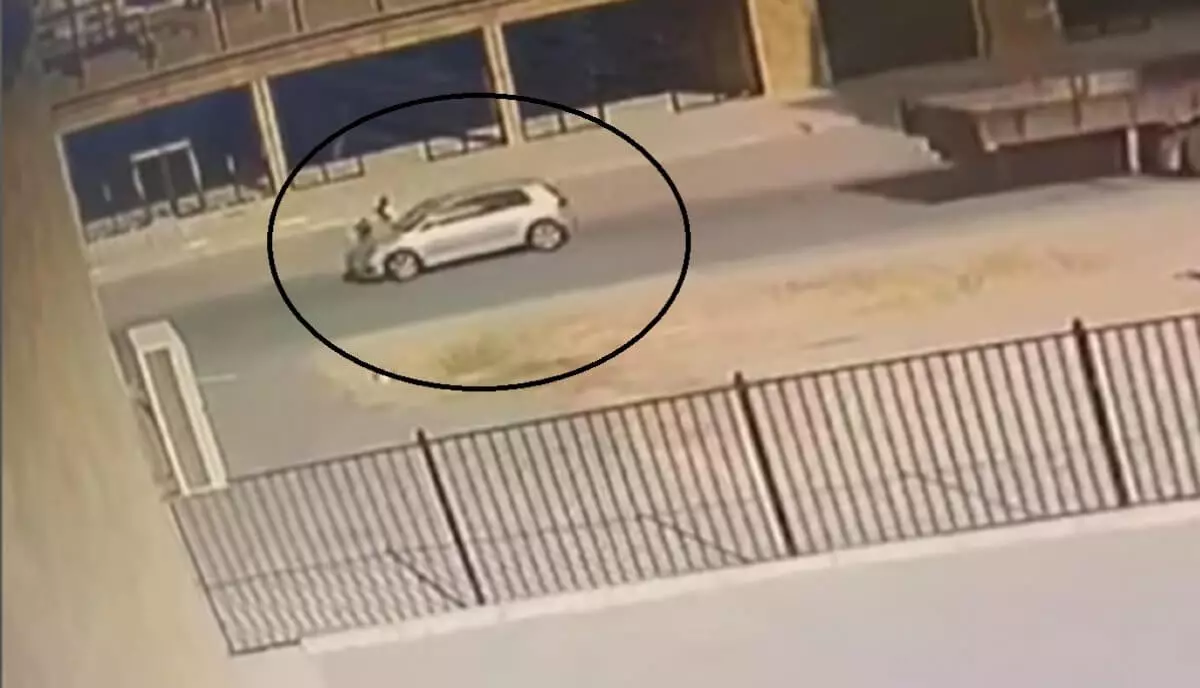 Авто сбило 10-летнего ребенка в Актау: жуткий момент попал на видео
