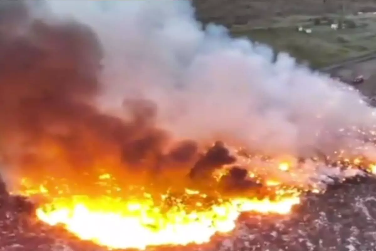 Мусорные полигоны горят в двух городах в Западно-Казахстанской области (ВИДЕО)