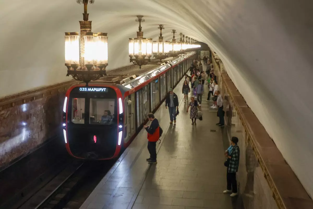 В московском метро нет движения от «Университета» до «Парка культуры»