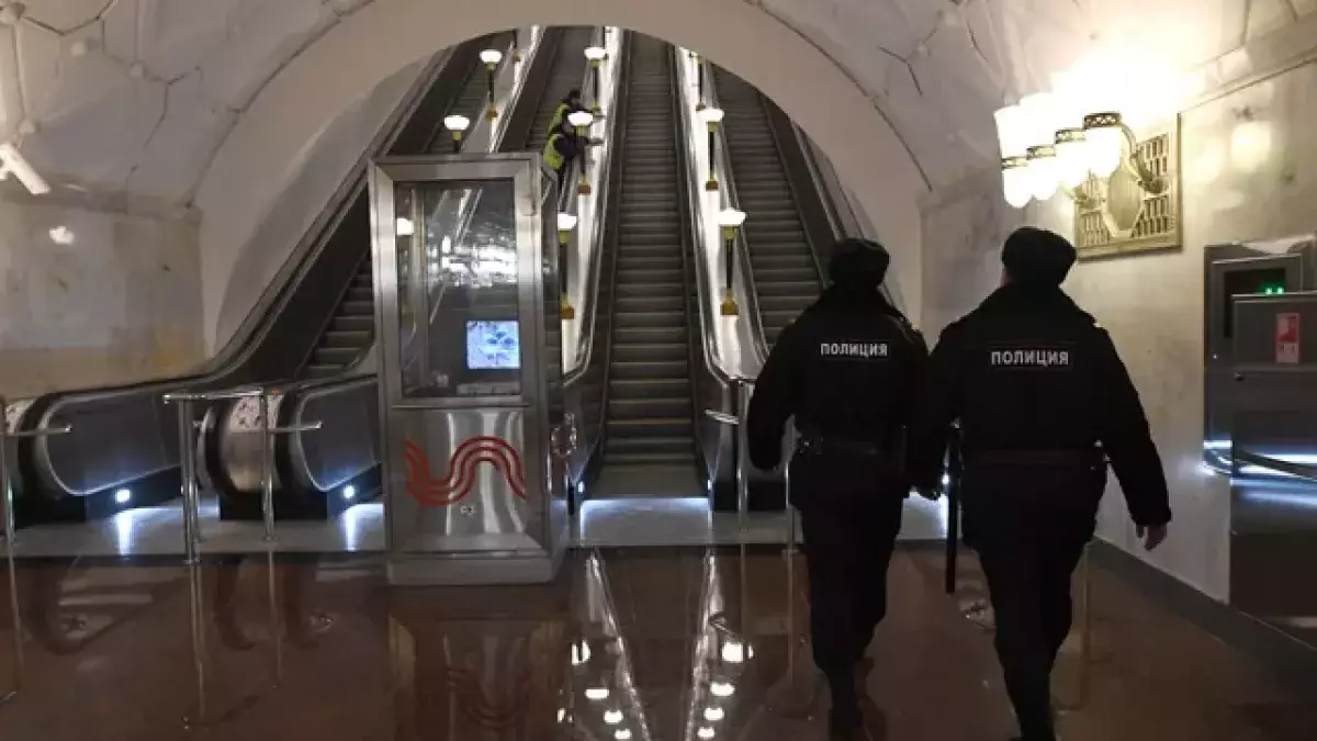 В Москве эвакуировали пассажиров со станции метро