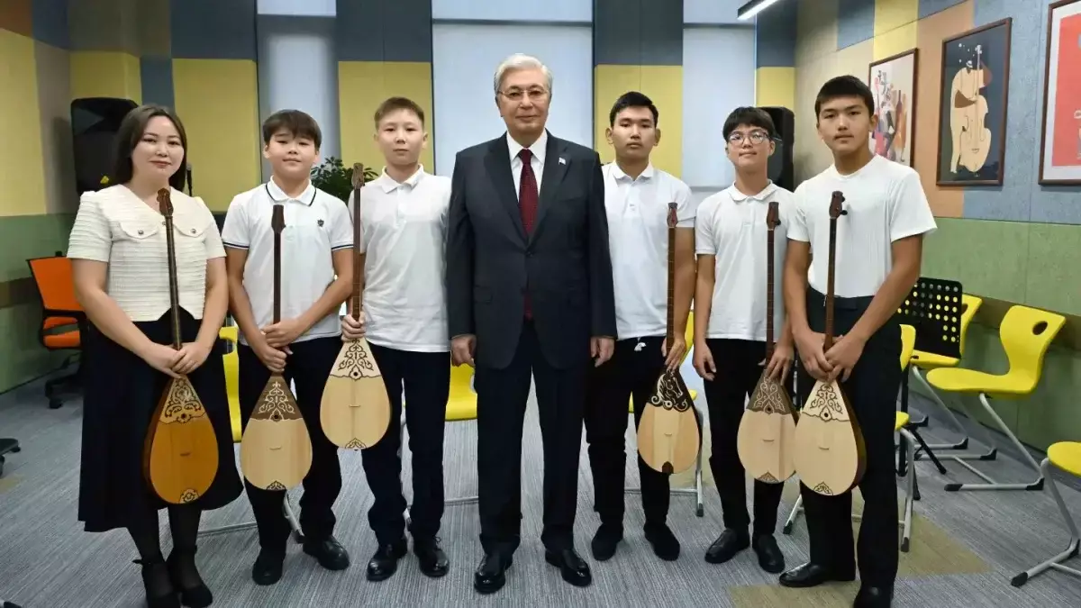 Токаев поздравил казахстанцев с международным днем защиты детей