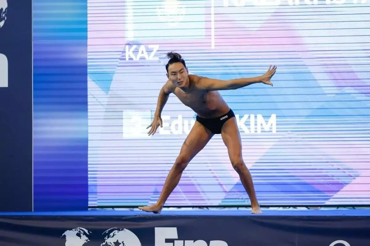 Казахстанец выиграл золото этапа Кубка мира по артистическому плаванию