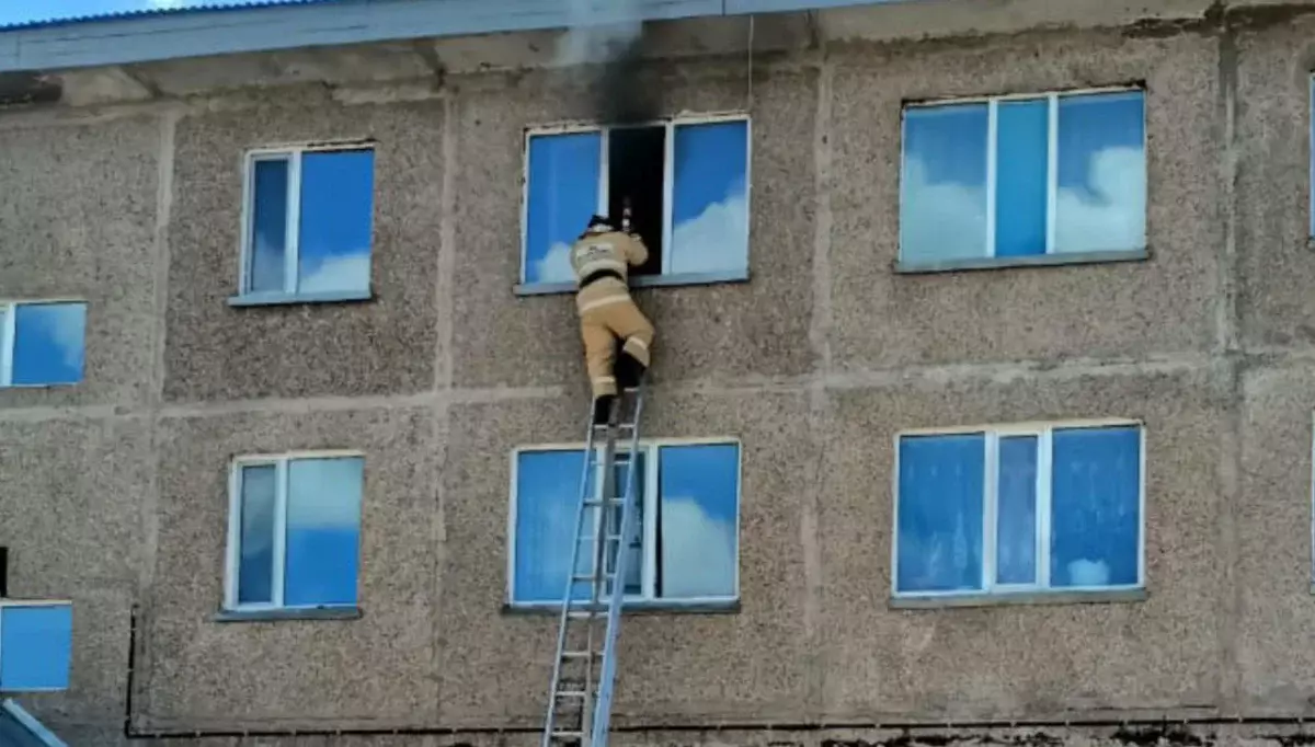Жительница Акмолинской области чуть не сгорела заживо в собственной квартире