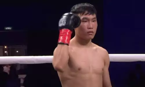 Вице-чемпион мира по боксу из Казахстана выиграл второй бой в профи