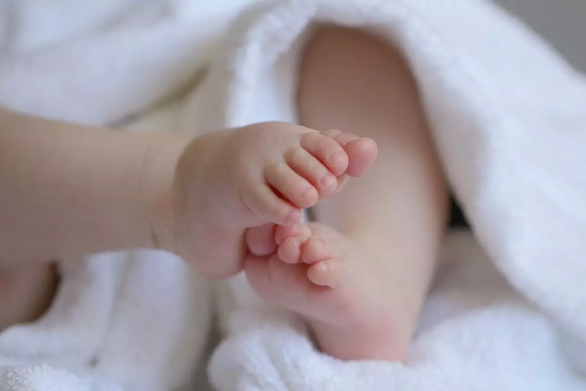 Врачи 28 дней боролись за жизнь новорожденного в Шымкенте