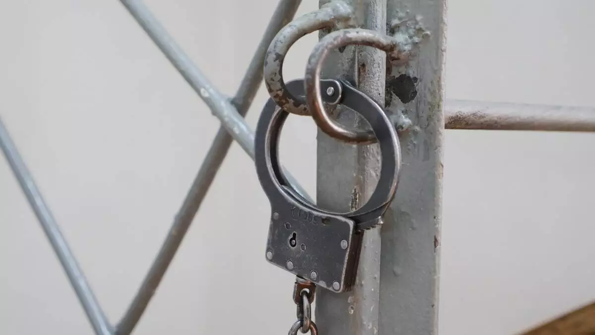 Подсудимый пытался совершить суицид в зале суда в Атырау (ВИДЕО)