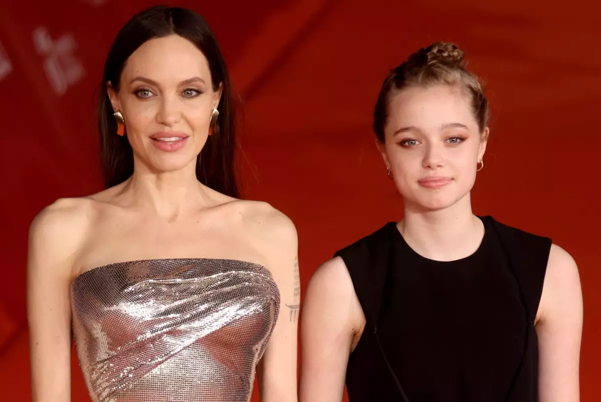 Дочь Анджелины Джоли и Брэда Питта хочет отказаться от отцовской части фамилии