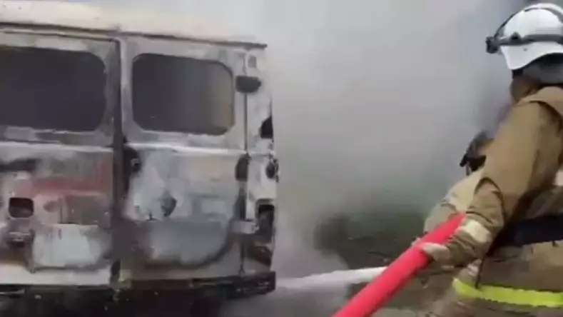 Авто загорелось в Уральске