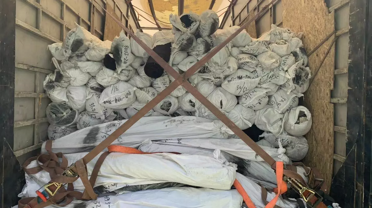 Более 26 тонн ткани незаконно пытались вывезти из Казахстана