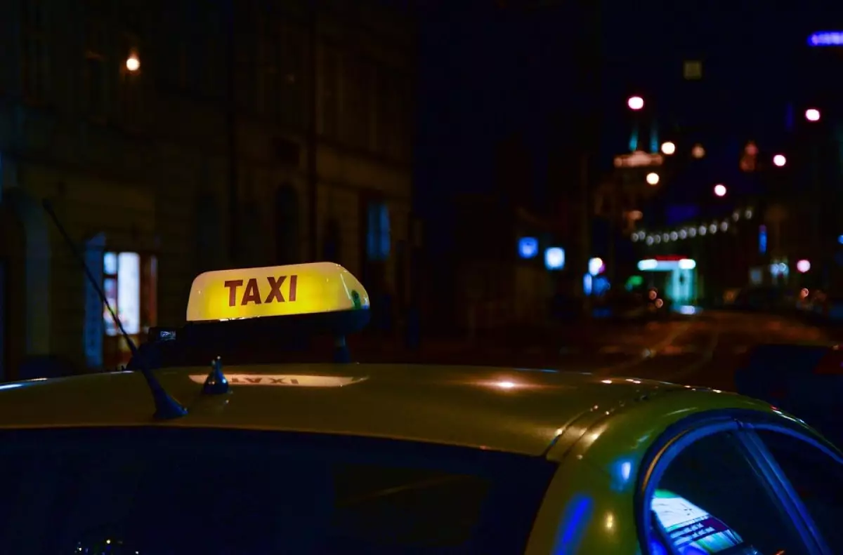 «Шашымнан сүйреледі»: Қарағандылық қыз Indriver такси жүргізушісінен зәбір көргенін айтты