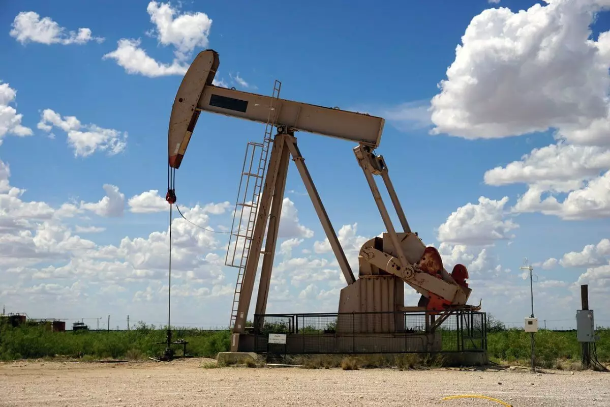 Казахстан представит график компенсации перевыполнения добычи нефти