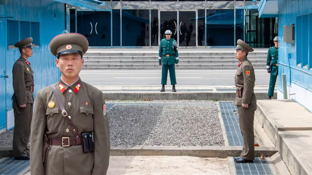 КНДР сбросила мусор и навоз: Южная Корея рассказала, как ответит
