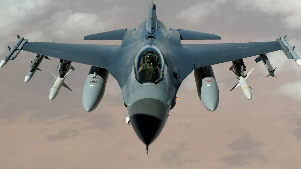 Нидерланды разрешат Украине использовать F-16 над территорией России