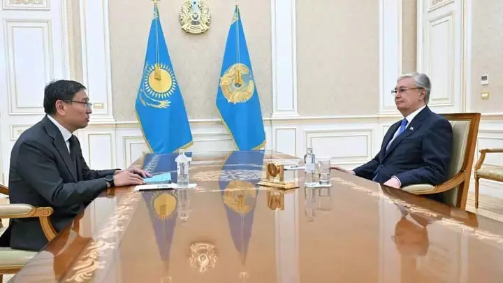 Токаев поручил Досаеву обеспечить стабильность цен в Алматы и держать на особом контроле ситуацию с водоснабжением