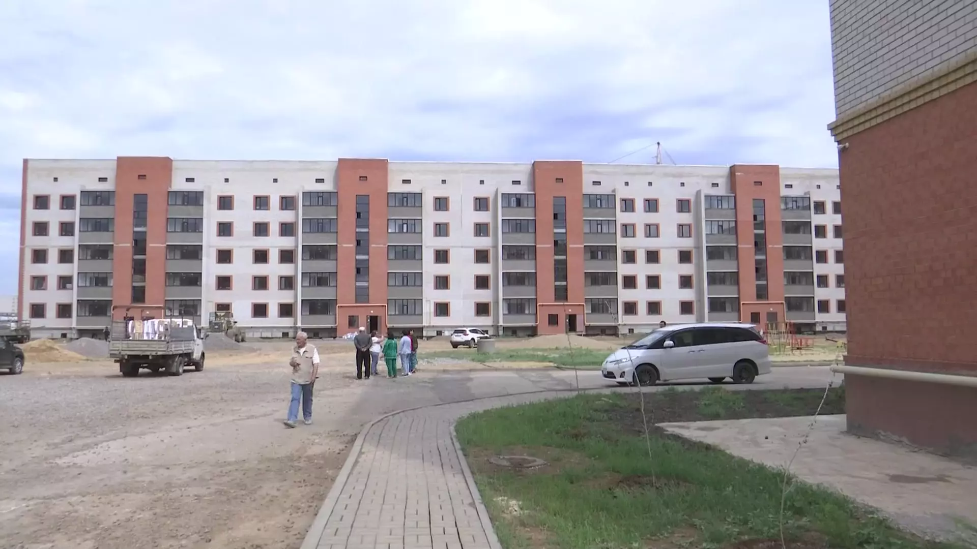 Десятки семей в Актобе купили квартиры без коммуникаций