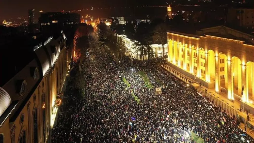 В Грузии на фоне массовых протестов приняли закон об "иноагентах"