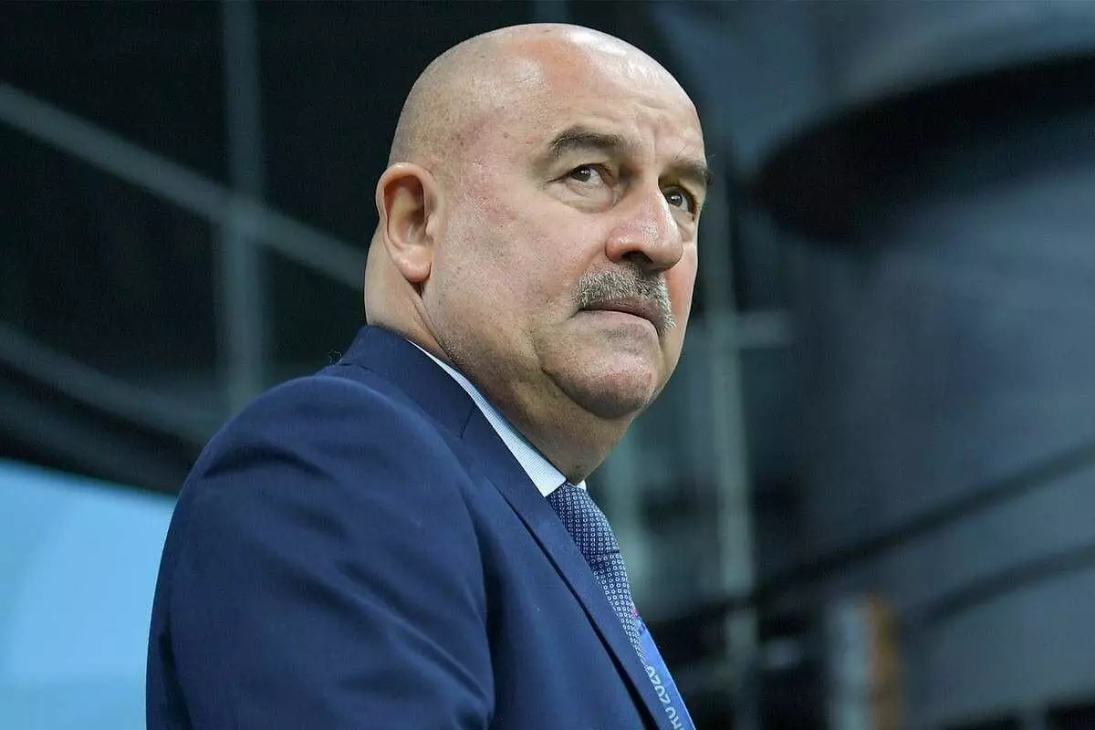 Федерация футбола Казахстана сделала заявление о размере зарплаты Станислава Черчесова
