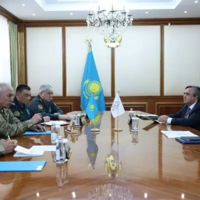 Министр обороны встретился с Генеральным секретарем СВМДА