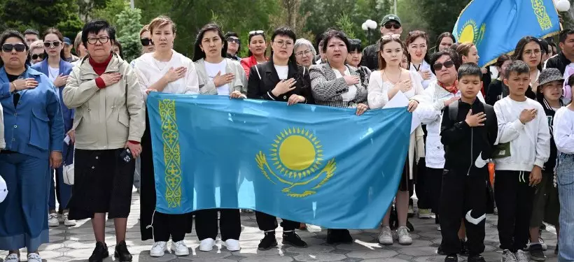 Более тысячи человек исполнили гимн Казахстана в Семее
