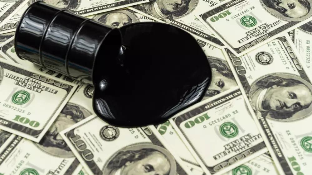 Цены на нефть Brent и WTI продолжают падать: последние данные