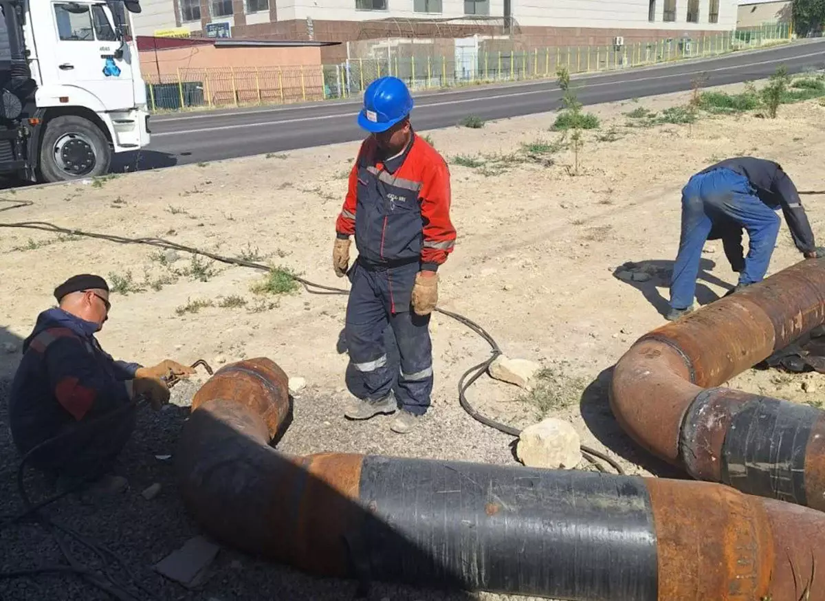 Актау без воды: коммунальщики увеличивают диаметр трубопровода