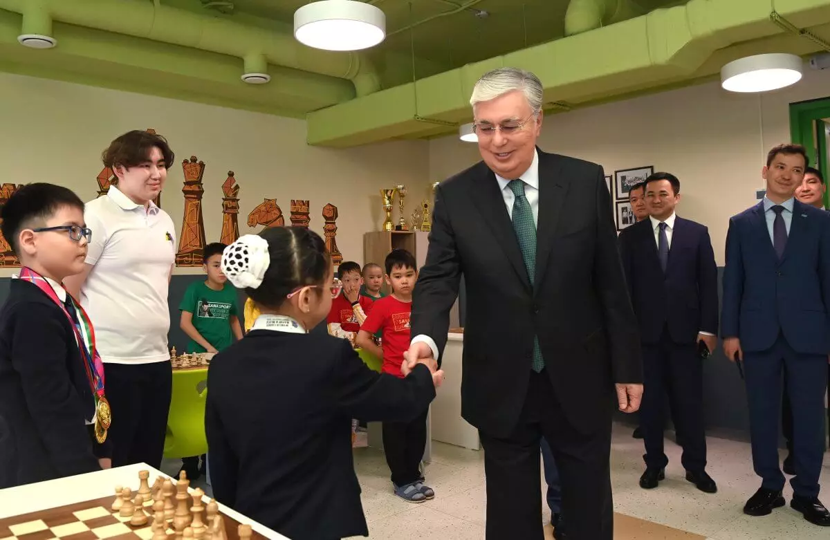 Токаев исполнил мечту юной шахматистки