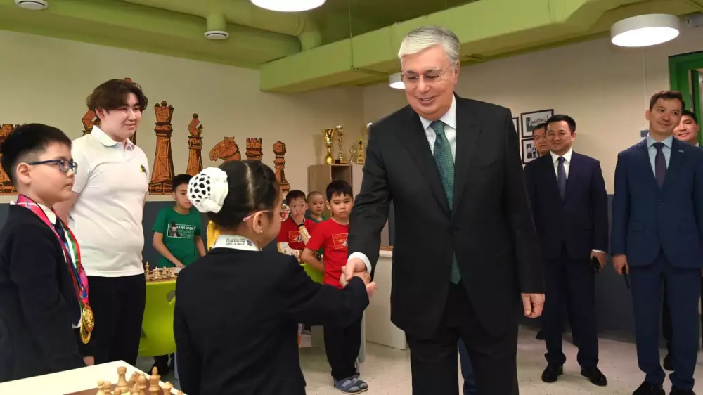 Написавшая письмо юная шахматистка встретилась с Президентом Токаевым