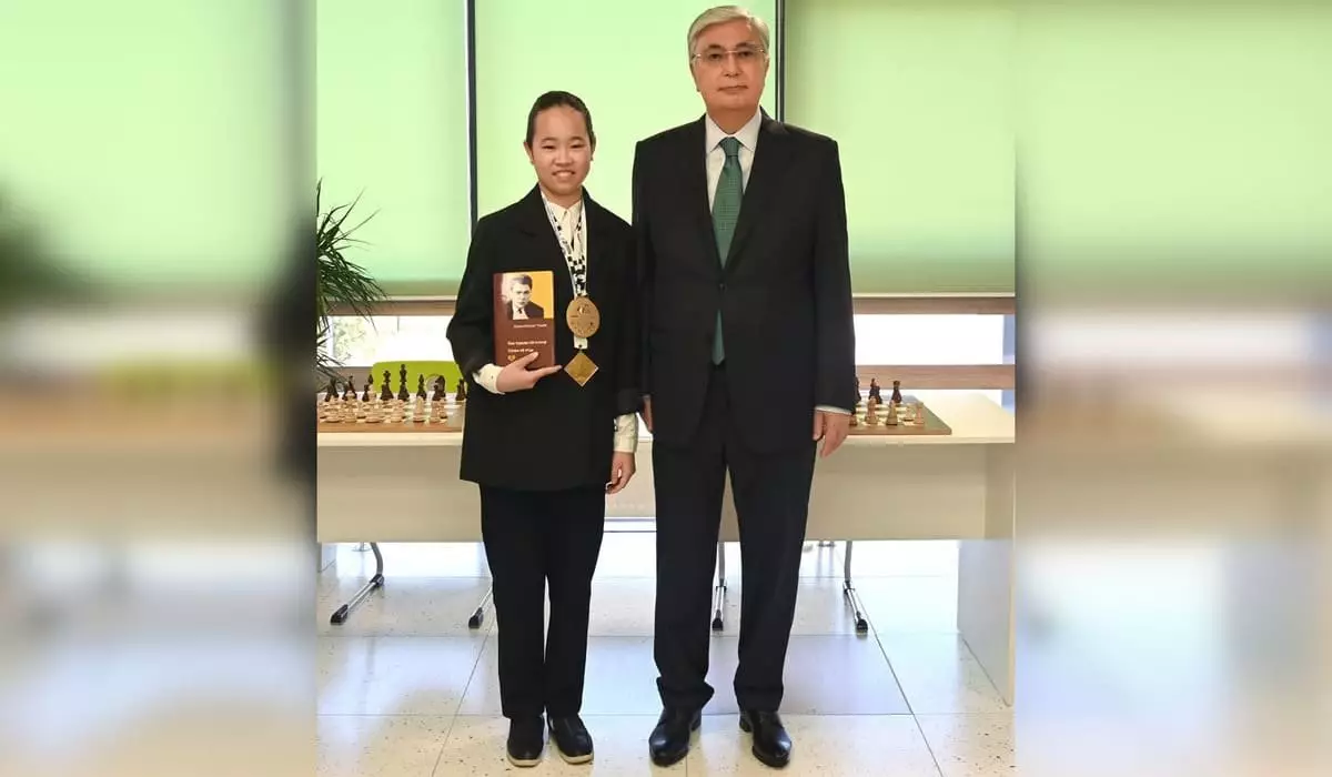 Двукратная чемпионка мира по шахматам получила подарок от Токаева